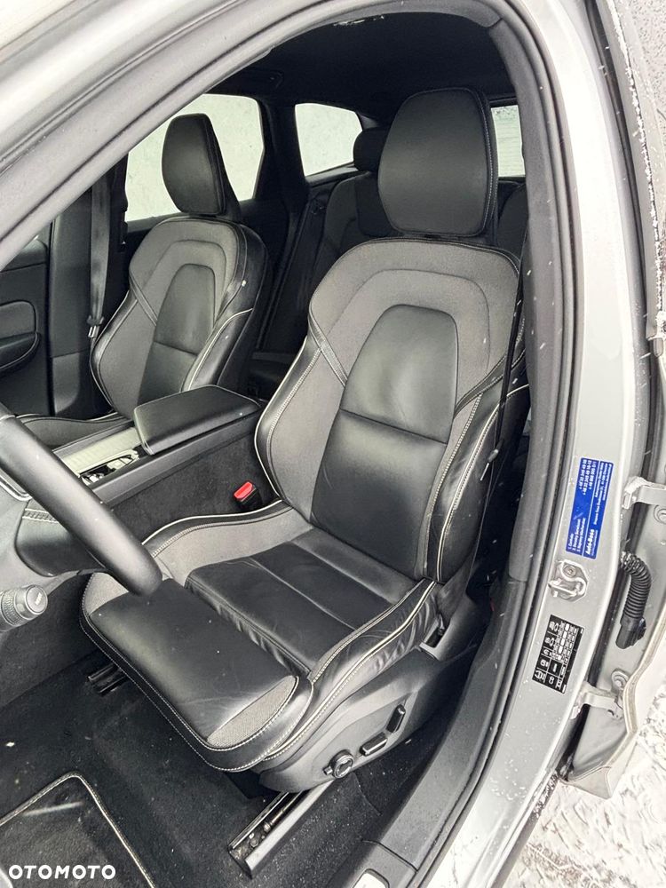 Volvo XC 60 D4 AWD R-Design - 16