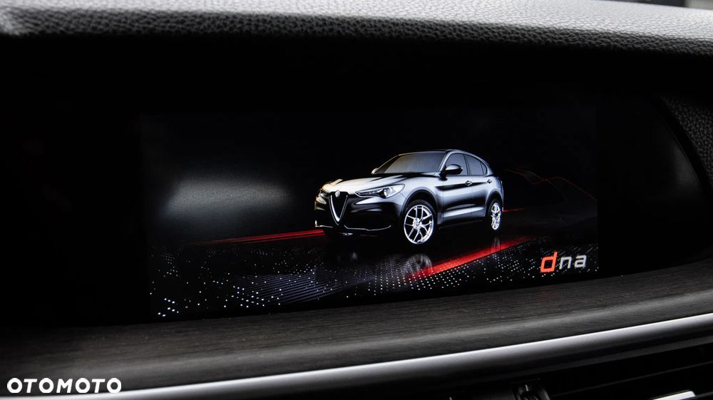 Alfa Romeo Stelvio 2.0 Turbo TI Q4 - 27