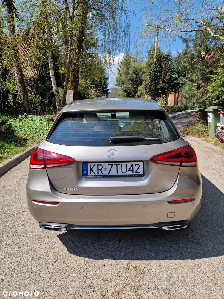 Mercedes-Benz Klasa A 180 Style 7G-DCT - 4