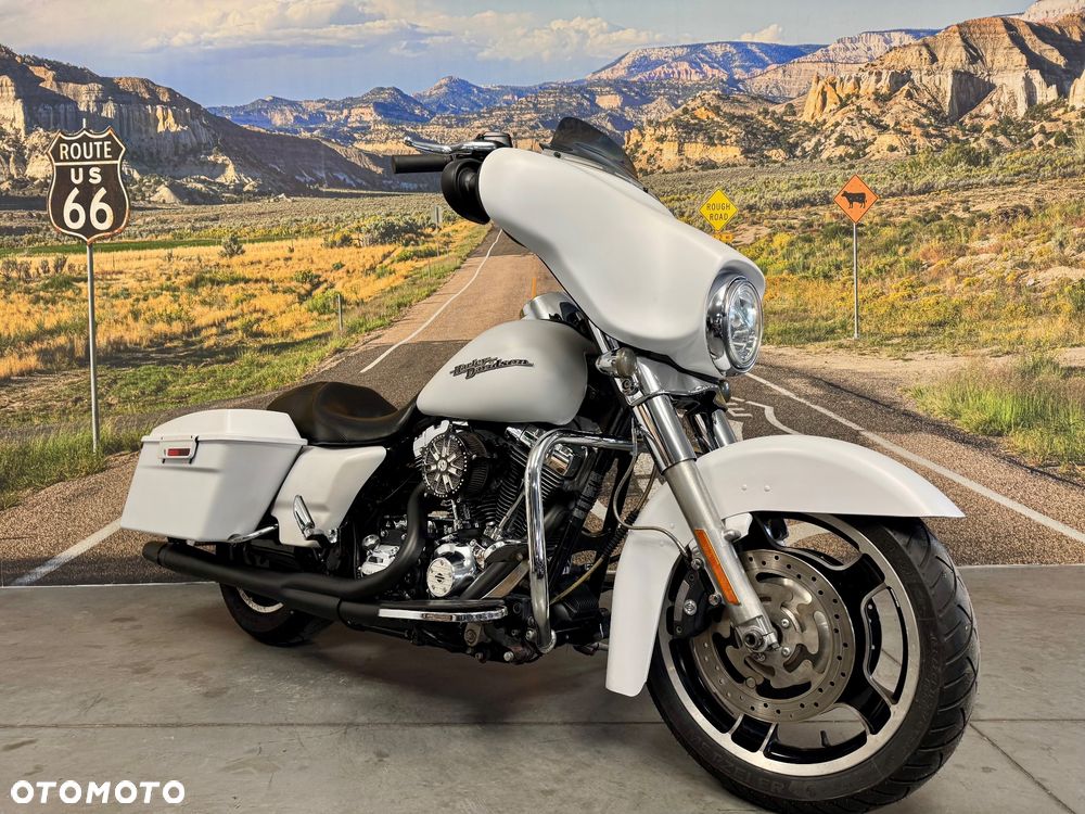 Harley-Davidson Touring Street Glide - 2