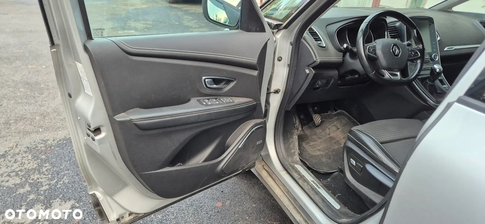 Renault Grand Scenic - 20