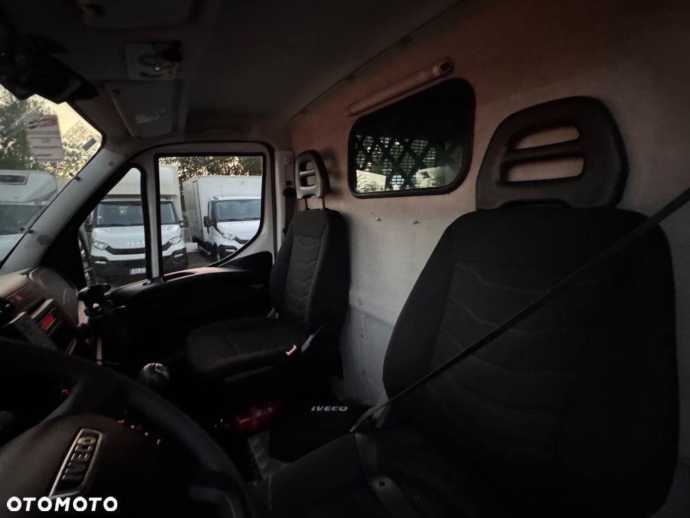Iveco IVECO DAILY 50c15  DMC 3500 KG W OFERCIE OK 70 SZTUK FURGON KONTENER CHLODNIA WYWROT PODWOZIE DO ZABUDOWY 35c15 - 17