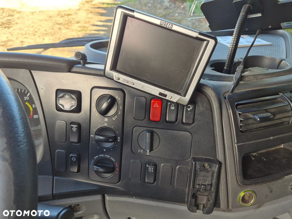 Mercedes-Benz Atego 1222 1224 z Niemiec 9m kontener izoterma podział manual - 13