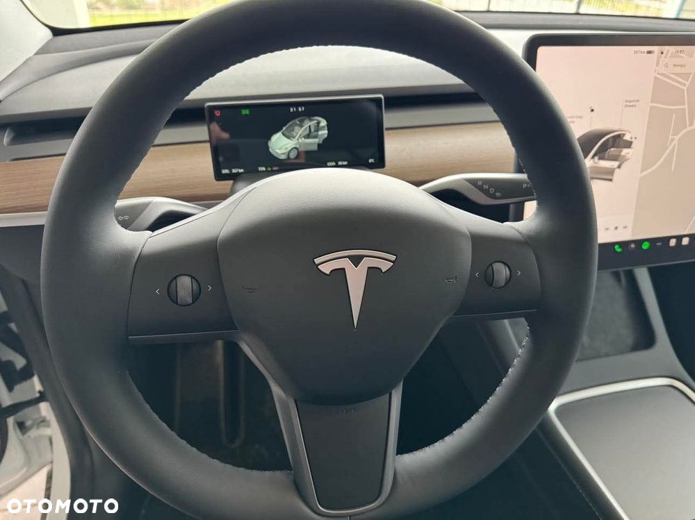 Tesla Y Performance AWD - 6