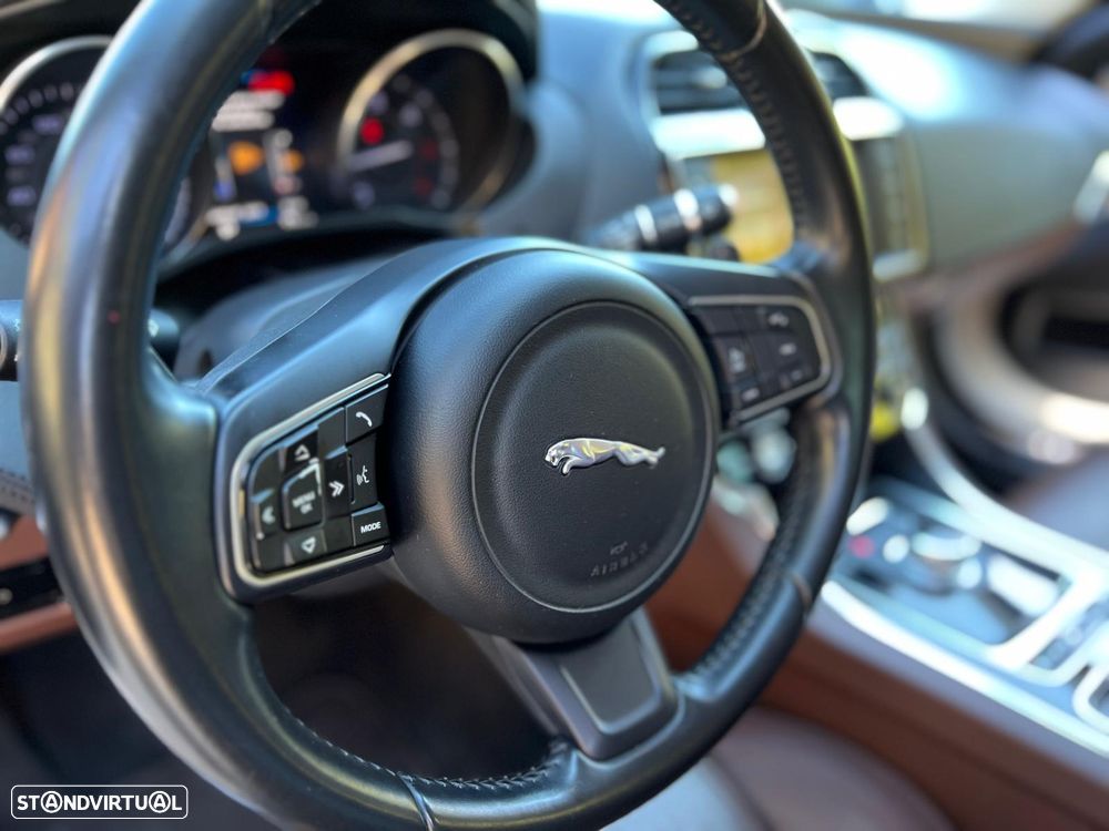 Jaguar XE 20d Aut. Portfolio - 20