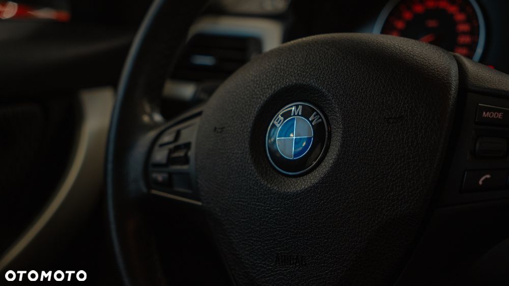 BMW Seria 3 318d - 17