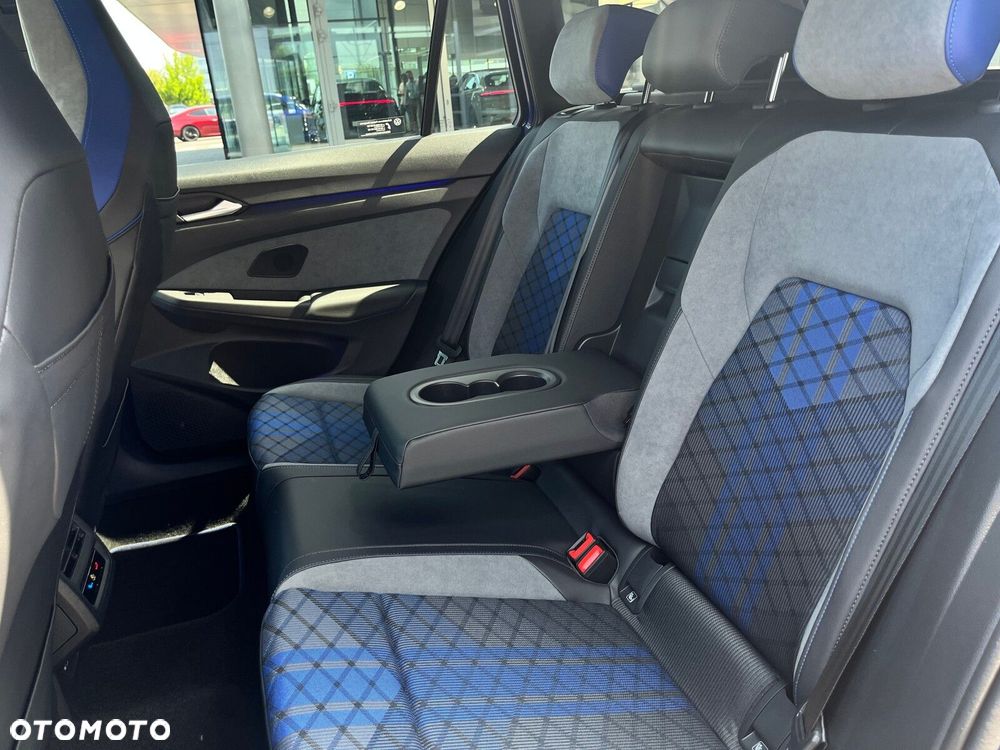 Volkswagen Golf Variant - 33