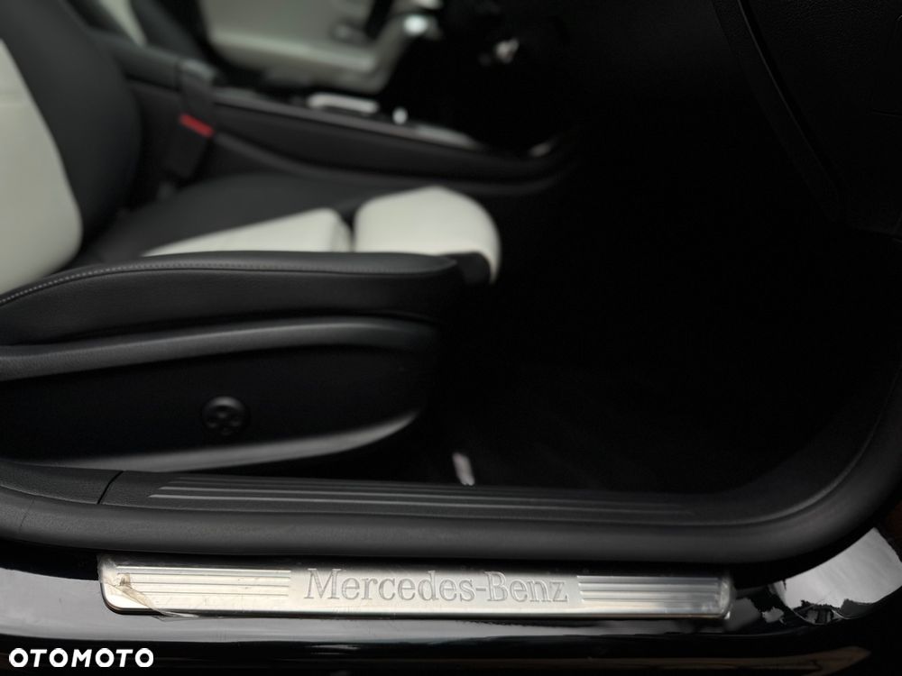 Mercedes-Benz CLA 200 AMG Line 7G-DCT - 16