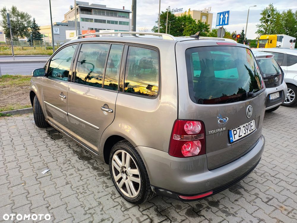 Volkswagen Touran 2.0 TDI DPF Highline - 5