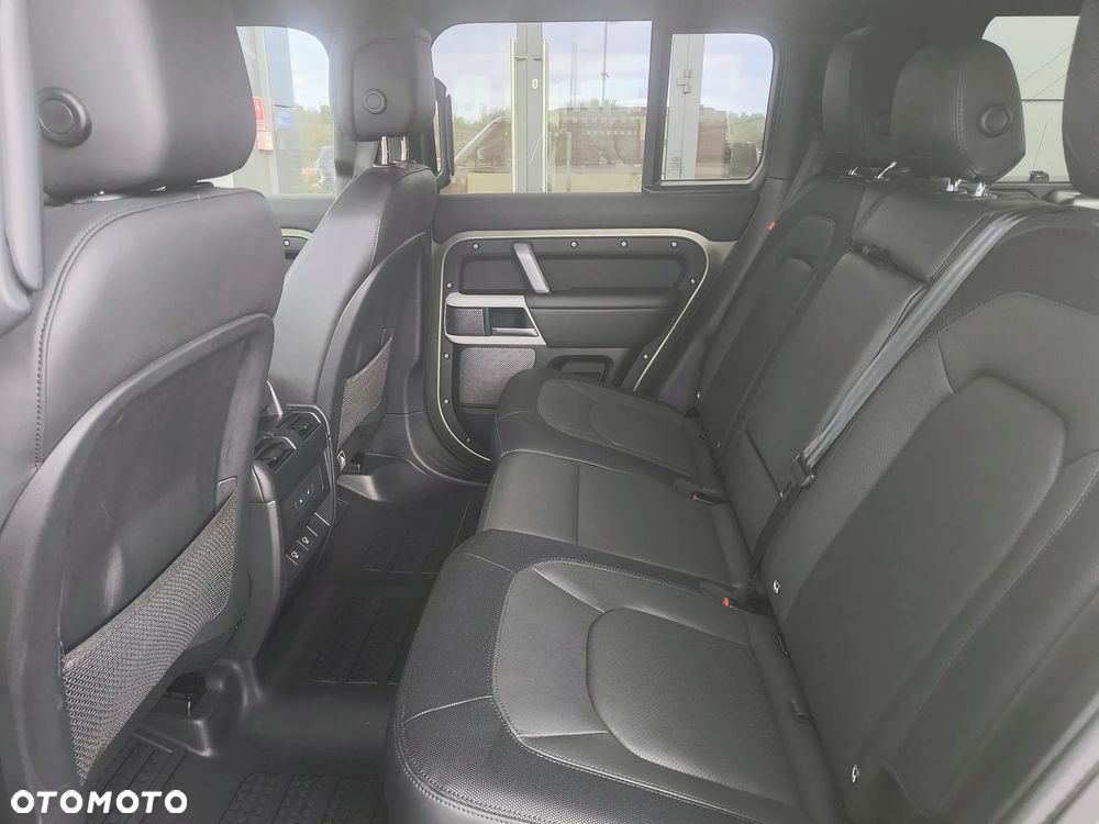 Land Rover Defender - 18