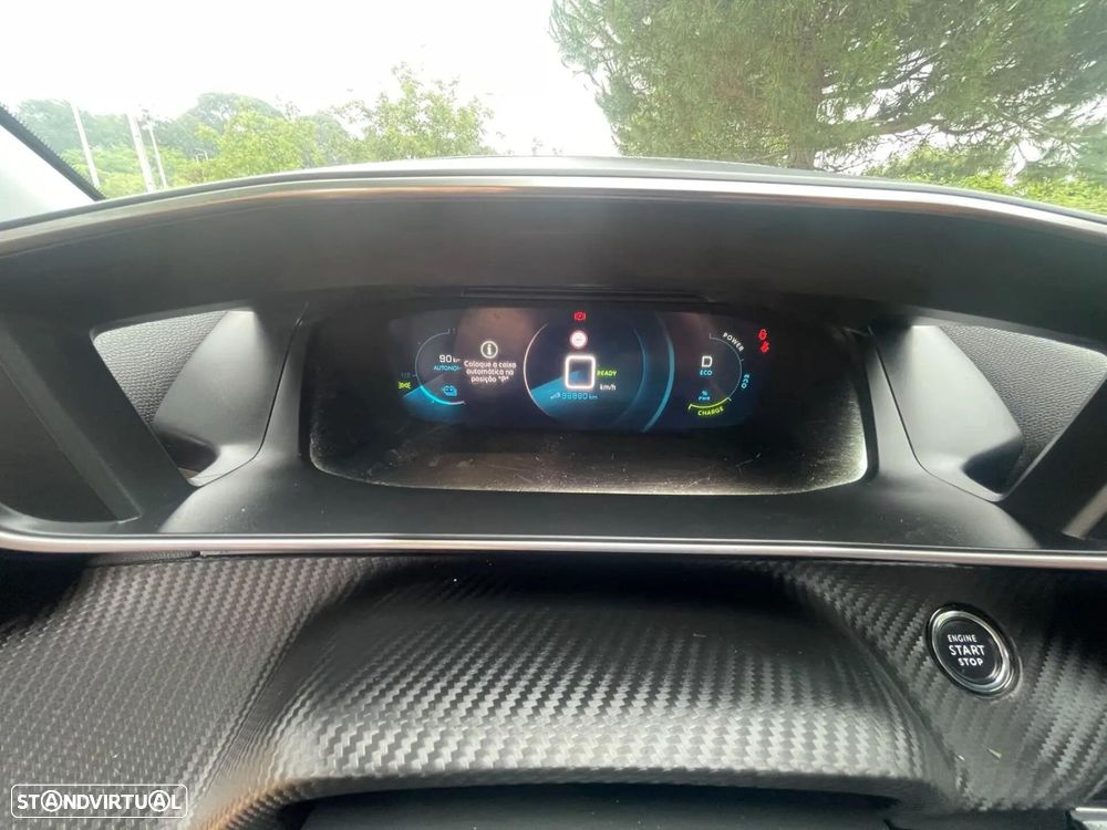 Peugeot e-2008 Allure - 29