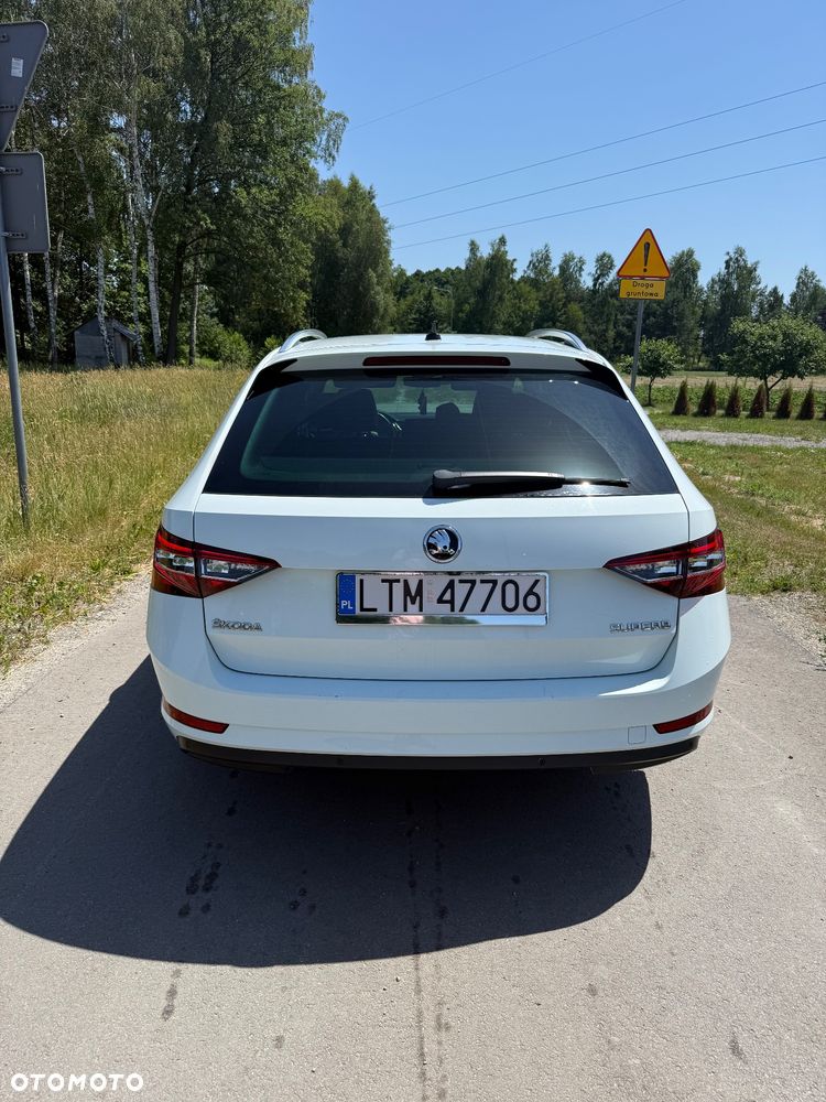 Skoda Superb 2.0 TDI L&K DSG - 8