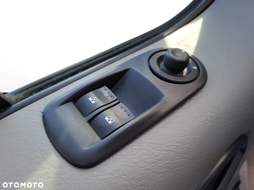 Renault Trafic L2H2 - 16