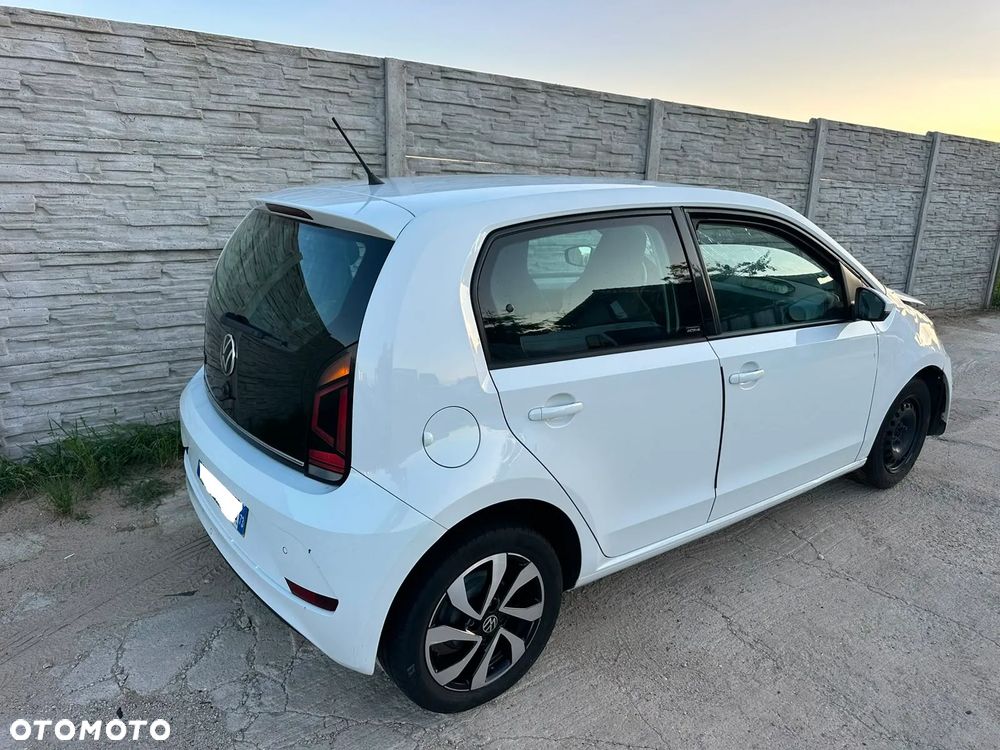 Volkswagen up! Active - 32