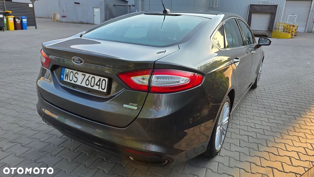 Ford Fusion 2.0 EcoBoost Titanium - 11