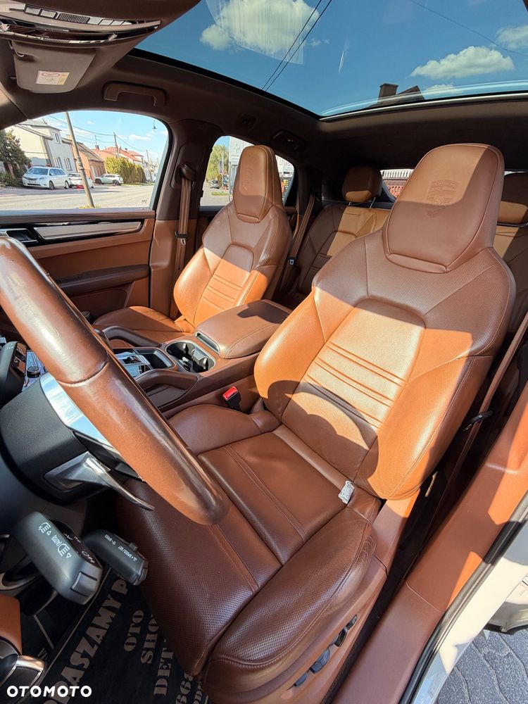 Porsche Cayenne E-Hybrid Platinum Edition - 34