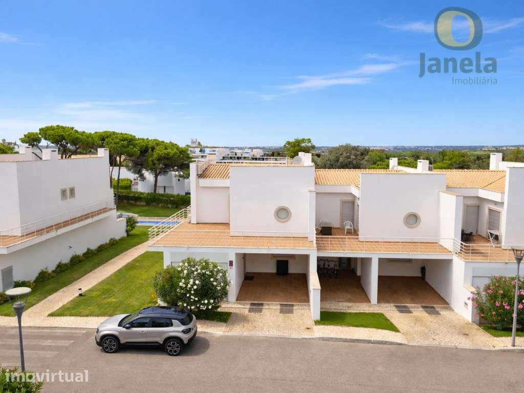 Moradia em Condomínio Fechado com Piscina, em Vilamoura - Grande imagem: 4/59