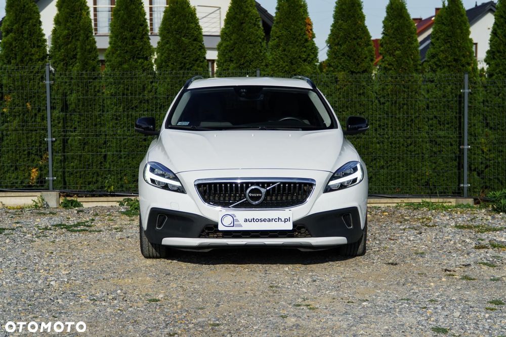 Volvo V40 2019 photo 2