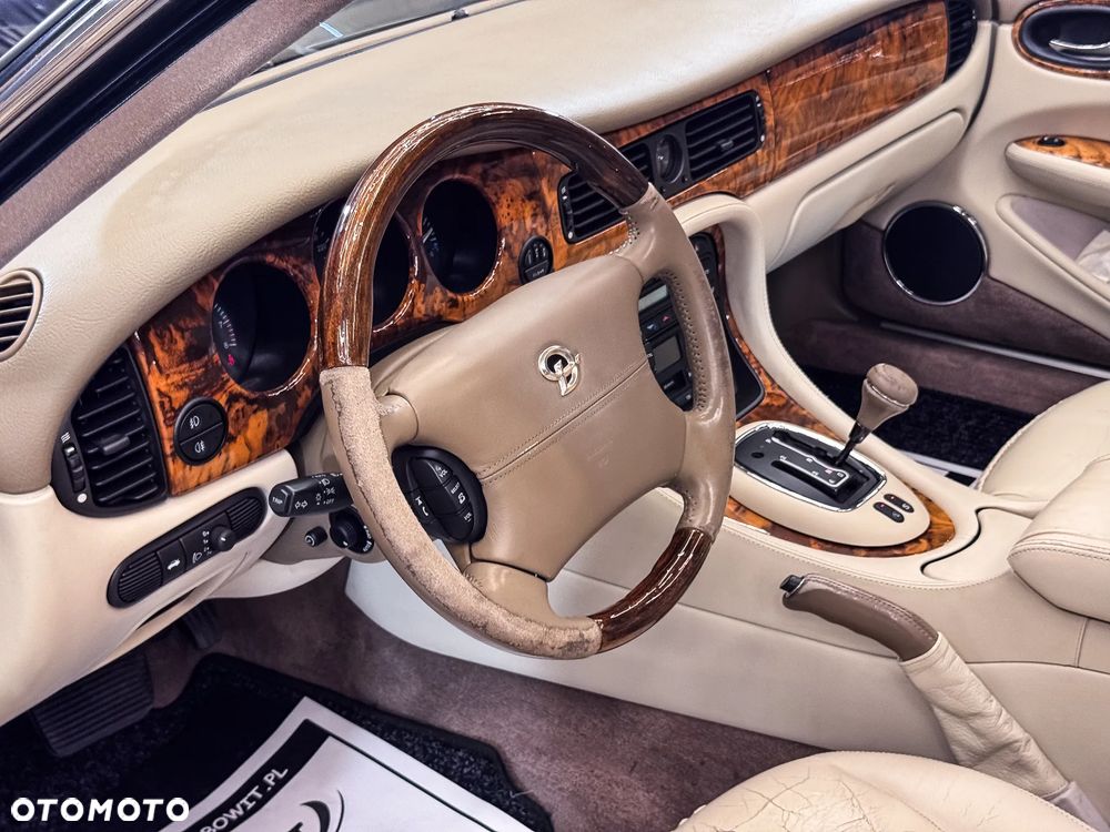 Jaguar Daimler 8 - 29