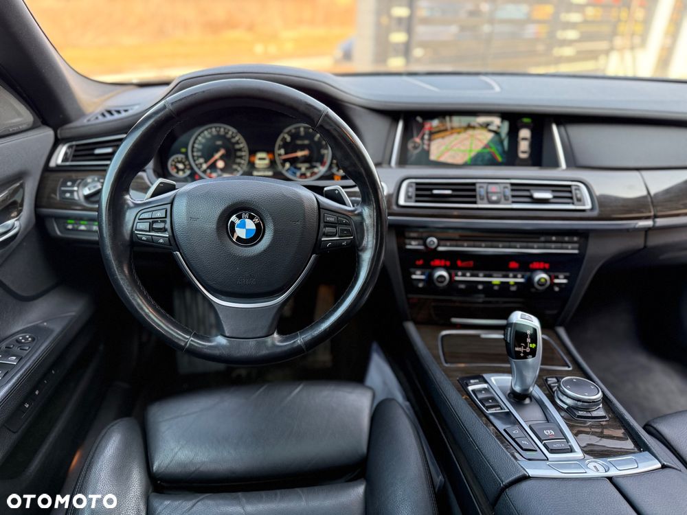 BMW Seria 7 - 18