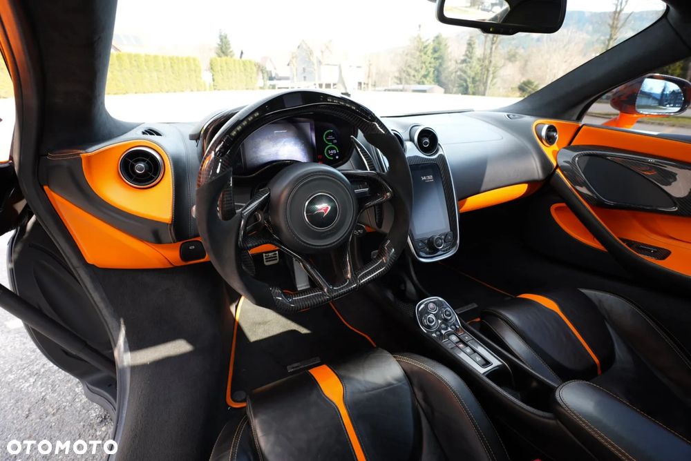 McLaren 570S Coupe - 14