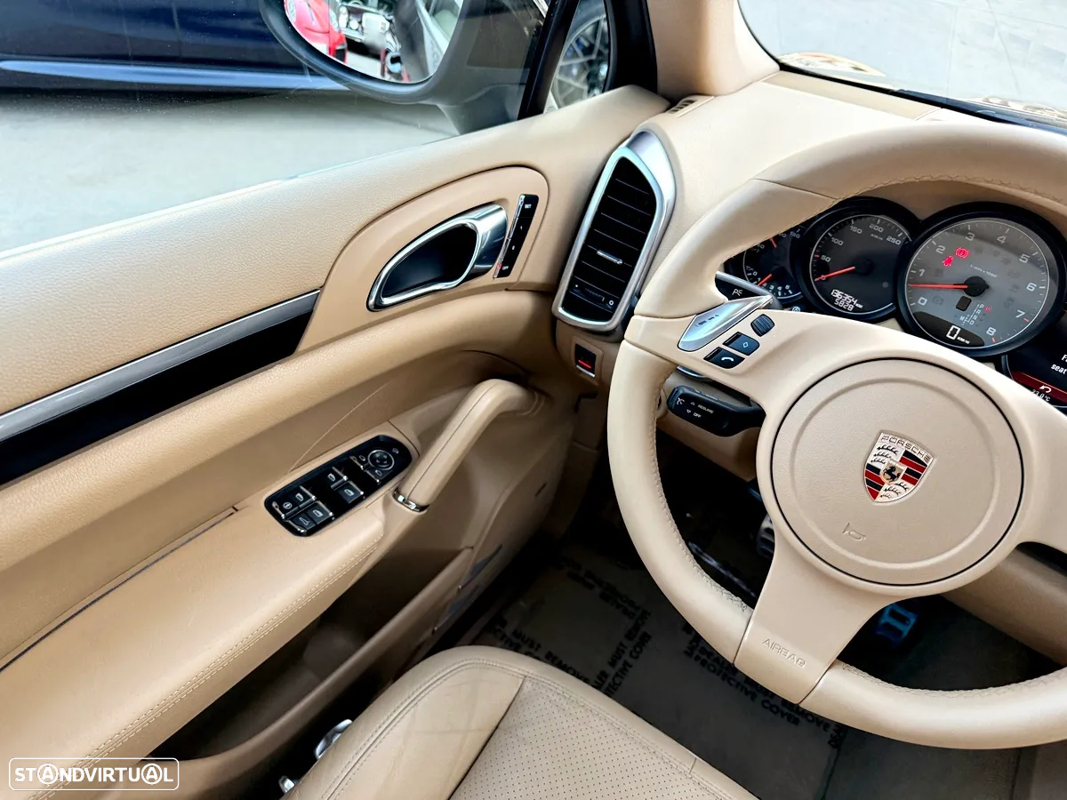 Porsche Cayenne S - 16
