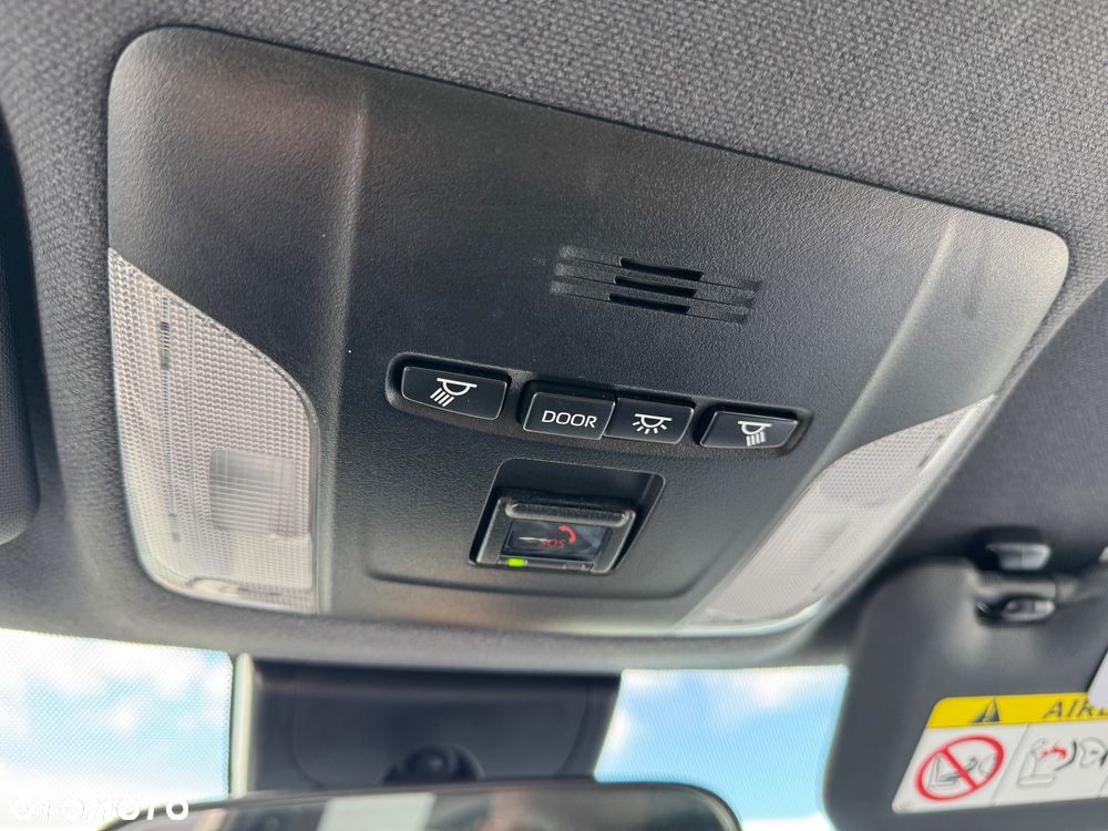 Toyota Corolla 2.0 Hybrid Comfort - 30