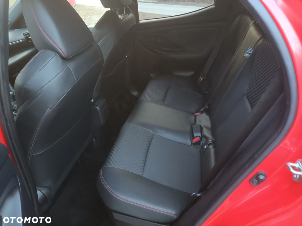 Toyota Yaris Hybrid 100 Premium - 27