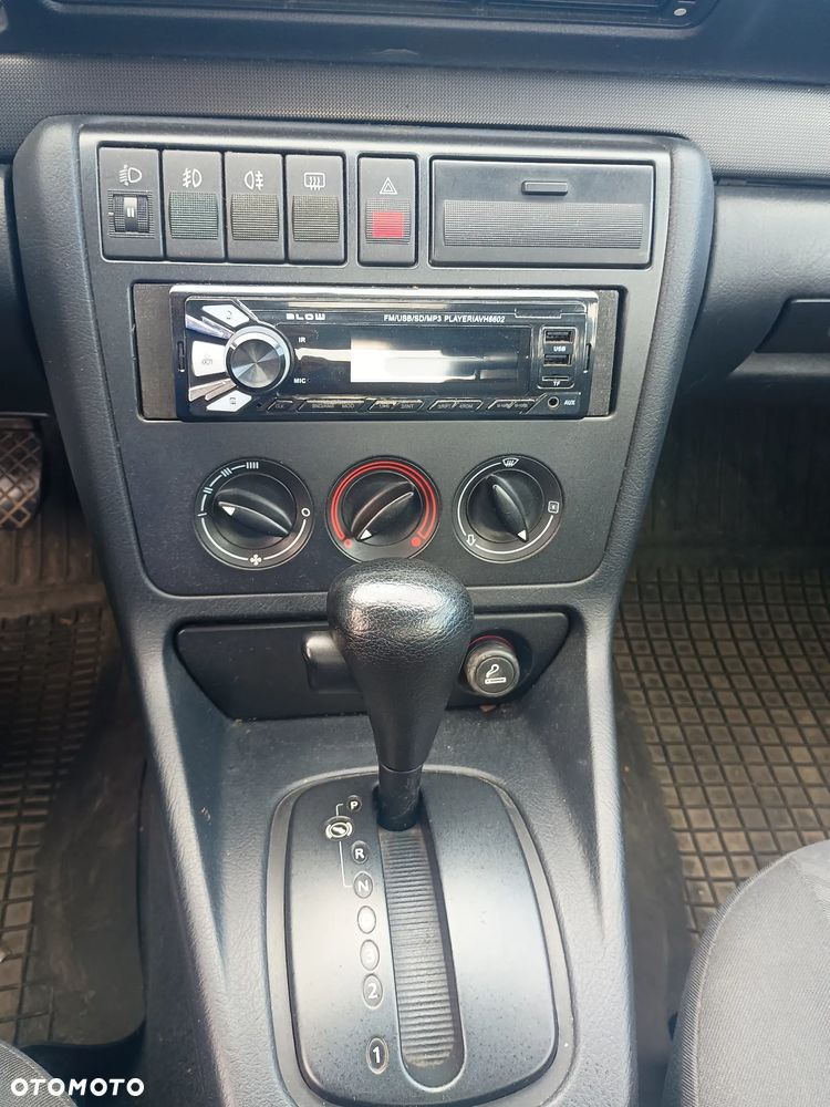 Audi A4 Limousine 1.8 - 7