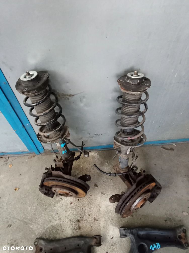 Zwrotnica Macpherson wahacz półoś skoda fabia II 2 1,4B. - 3