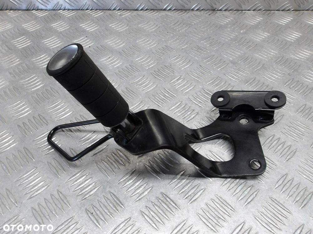 Set mocowanie podnóżek pasażera prawy SUZUKI VLR 1800 C109R BOULEVARD/INTRUDER 08-13r   PN. 43600-22H00 - 1