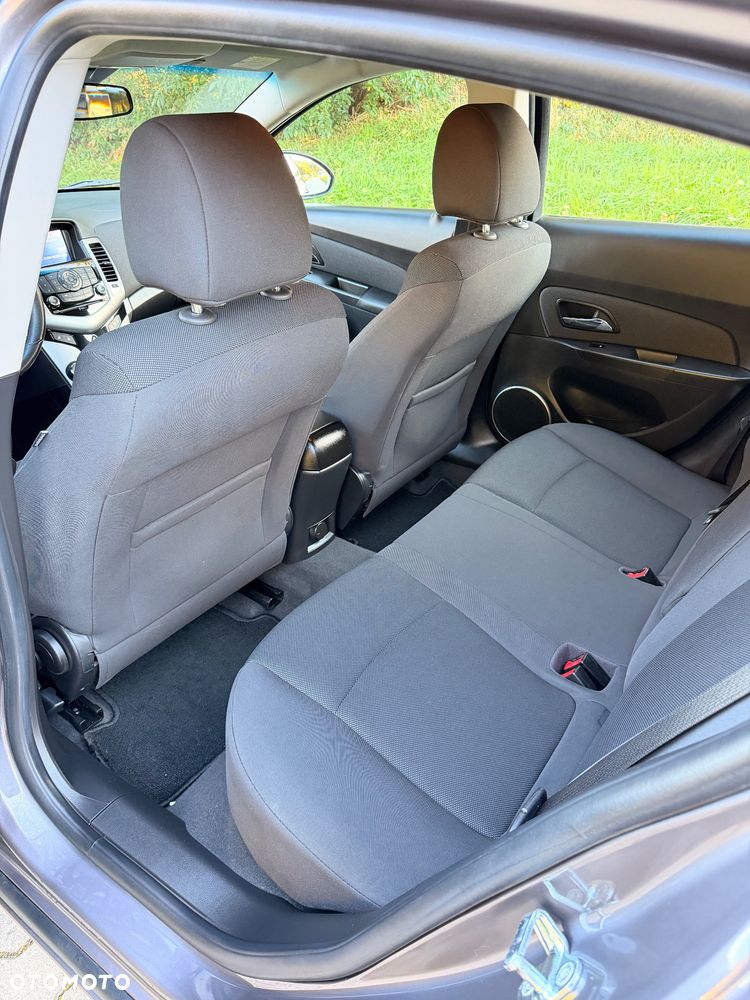 Chevrolet Cruze 1.6 LT - 11