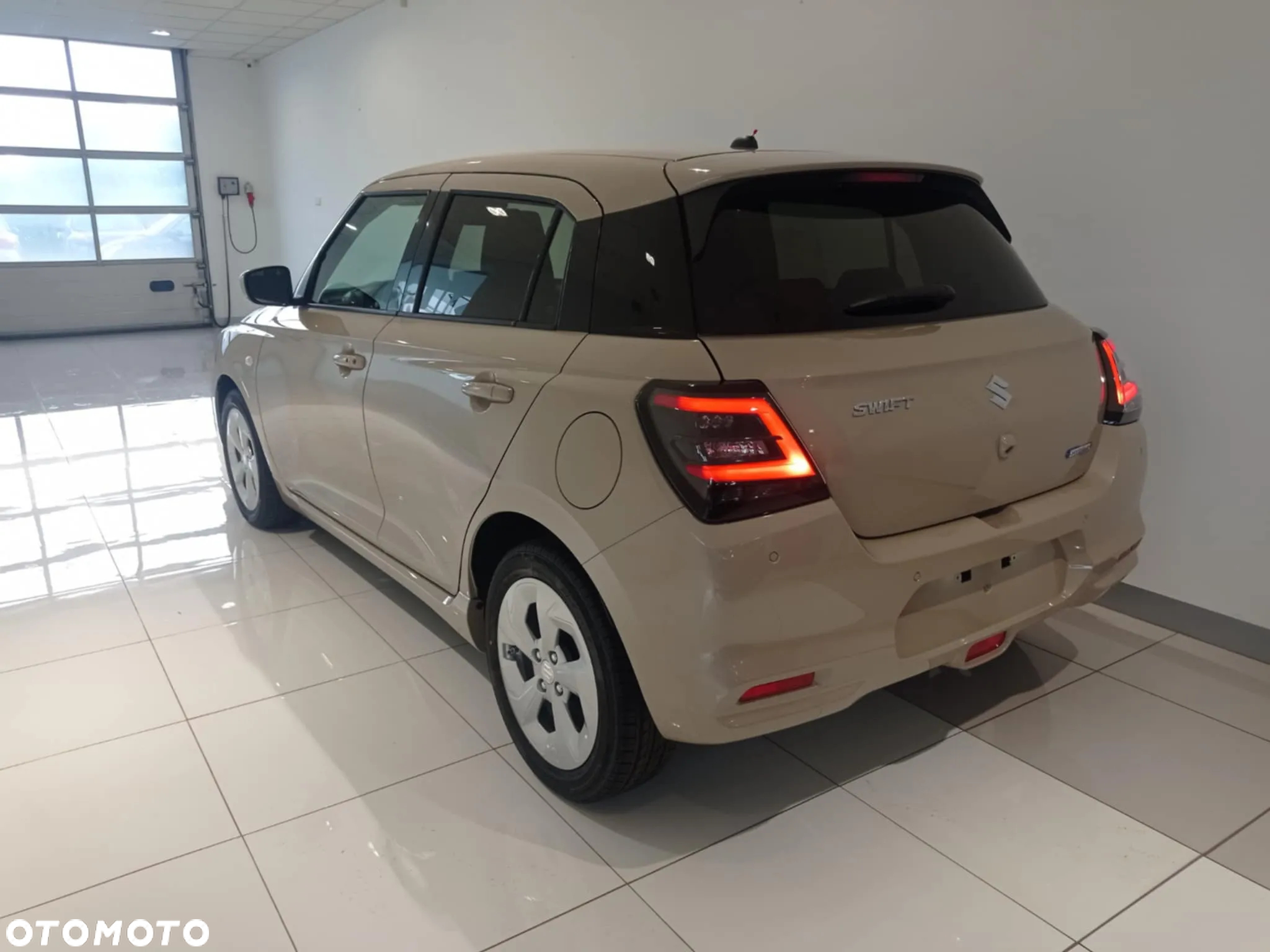 Suzuki Swift 1.2 Dualjet SHVS Premium Plus - 6