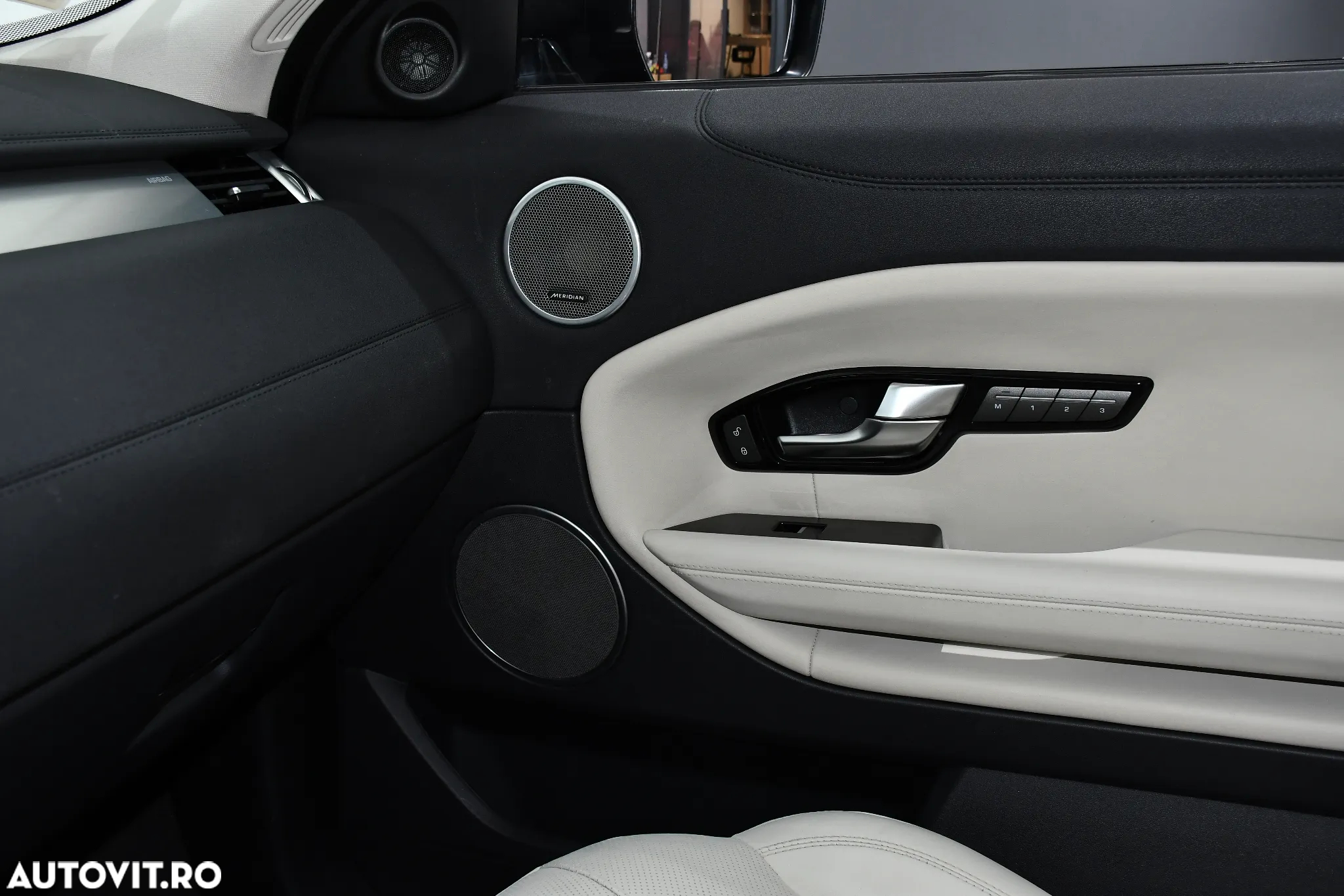 Land Rover Range Rover Evoque - 21