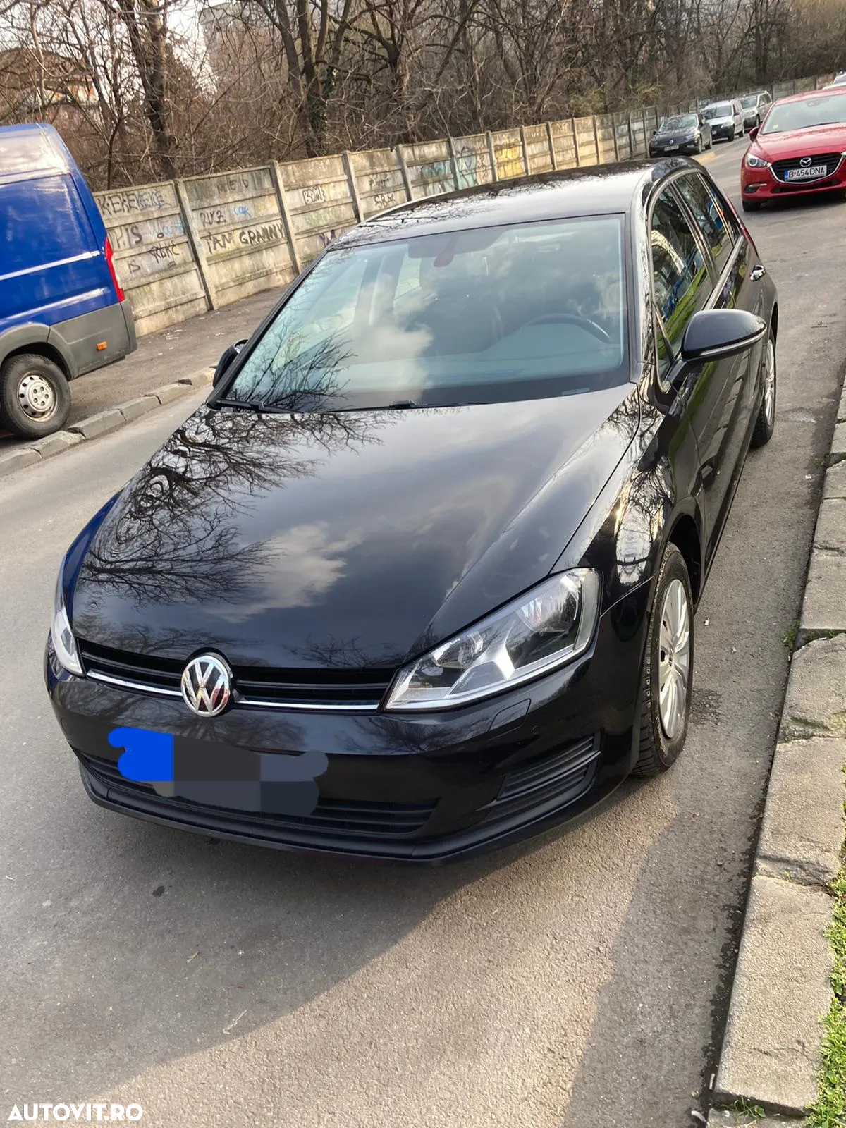 Volkswagen Golf - 2
