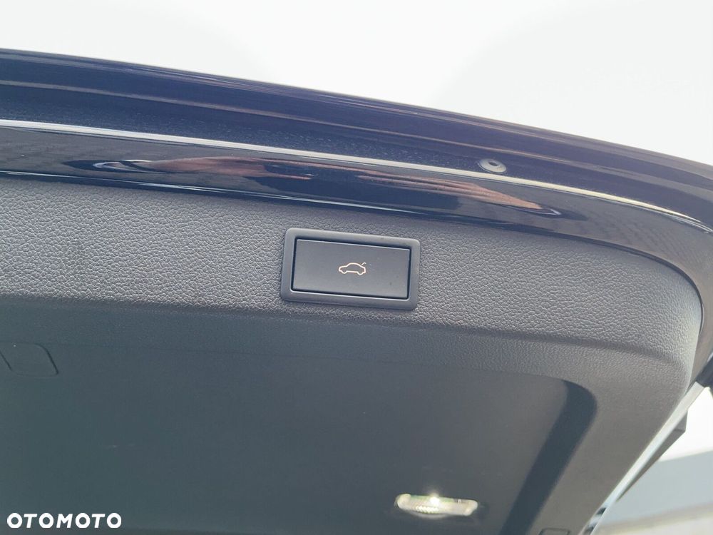 Skoda Superb 2.0 TDI SCR 4x4 L&K DSG - 10