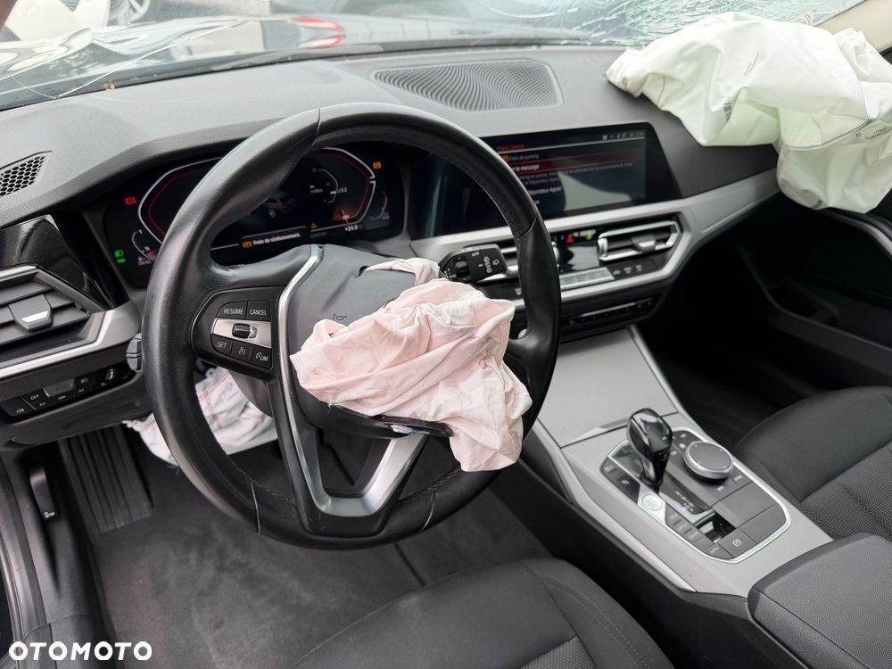 BMW Seria 3 320d xDrive M Sport - 10