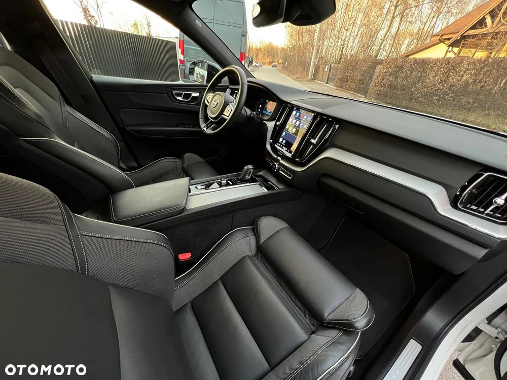 Volvo XC 60 B4 D Ultimate Dark - 19