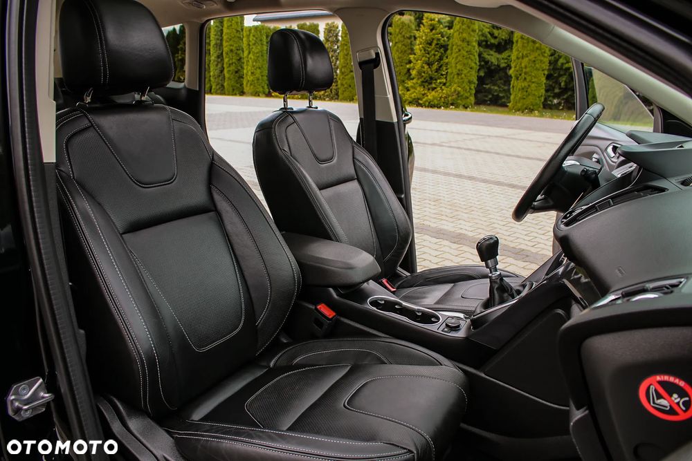 Ford Kuga 1.5 EcoBoost 2x4 Titanium - 18