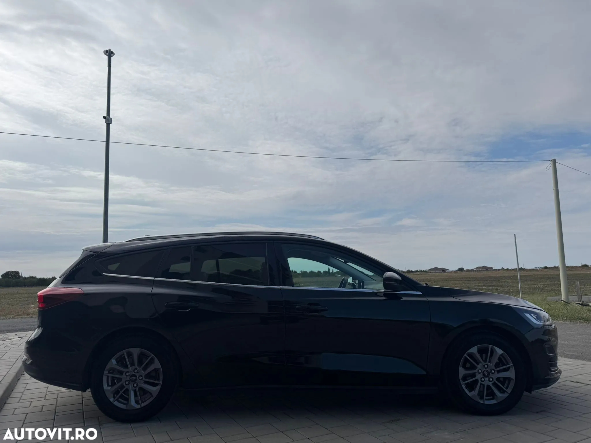 Ford Focus Turnier 1.5 EcoBlue Start-Stopp-System Aut. TITANIUM - 29