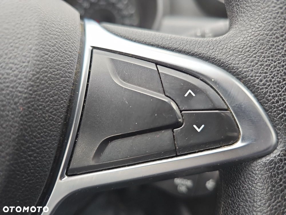 Dacia Duster 1.6 SCe Essential - 18