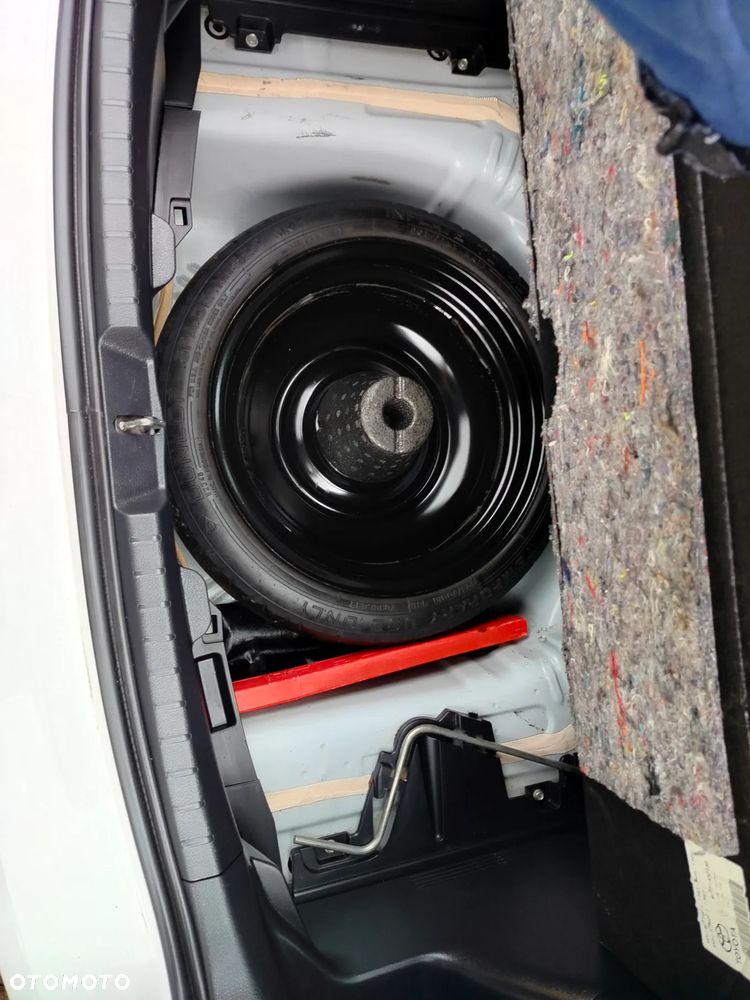 Toyota Yaris 1.0 Premium - 25