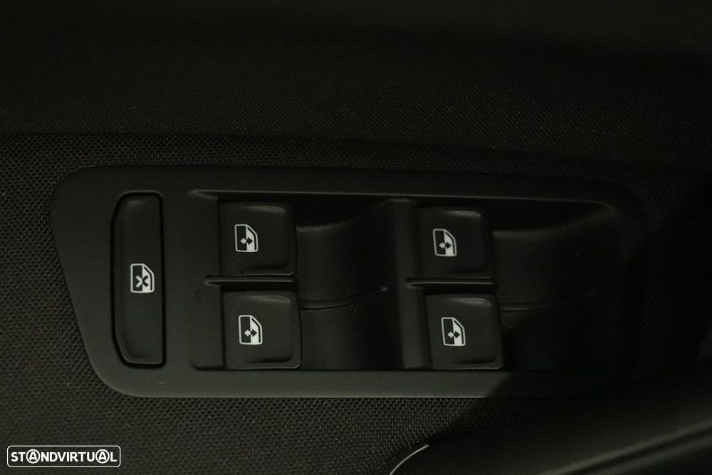 VW Golf 1.0 TSI Trendline Pack - 17