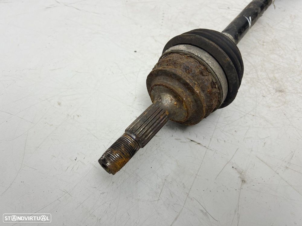 Transmissão Esq Frente Usado PEUGEOT 208 (CA_, CC_) 1.4 HDi REF. 9803959580 MOTO... - 2