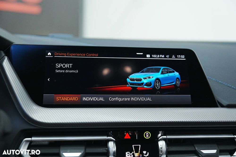 BMW Seria 2 220i Aut. M Sport - 32