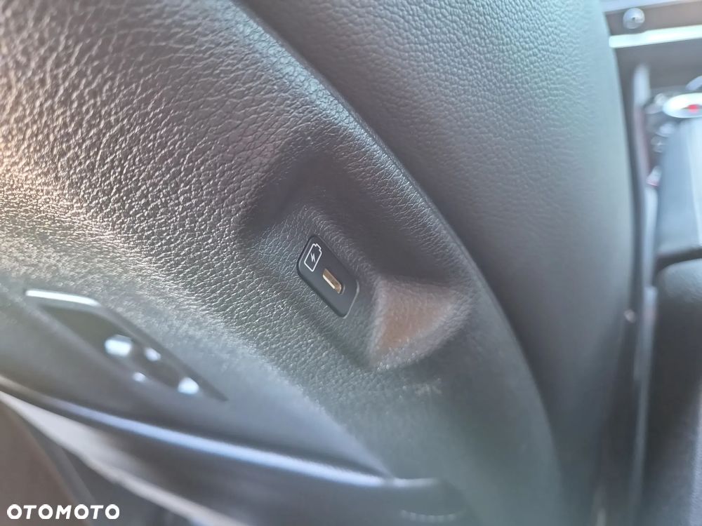 Kia Sportage 1.6 T-GDI HEV Business Line 4WD - 24