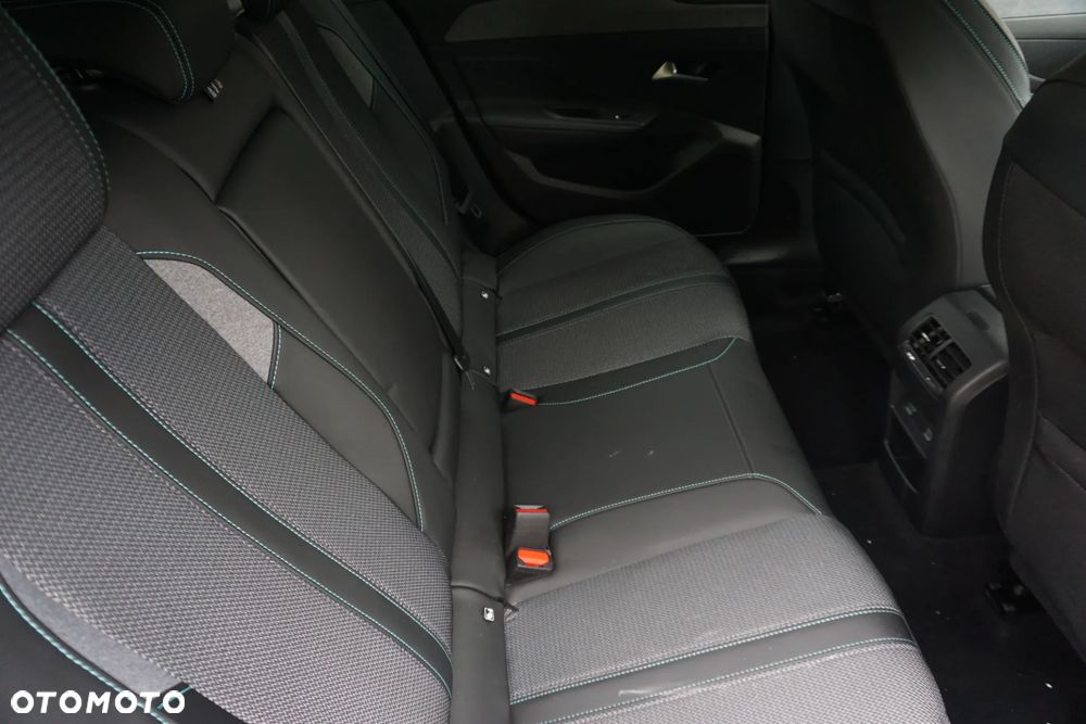 Peugeot 308 1.2 mHEV Allure S&S e-DCS6 - 38