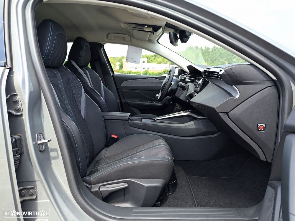 Peugeot e-308 54 kWh Allure - 4