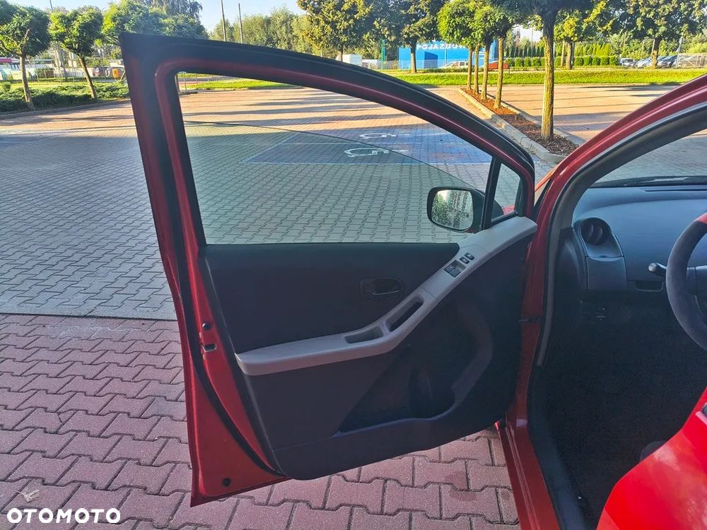 Toyota Yaris 1.0 VVT-i Team - 14