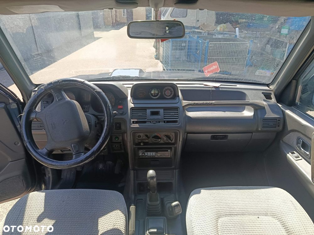Mitsubishi Pajero - 4